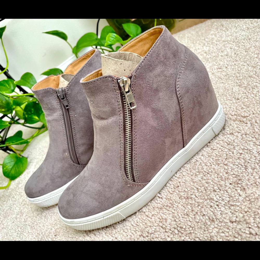 ◽️Brash Brand Wedge